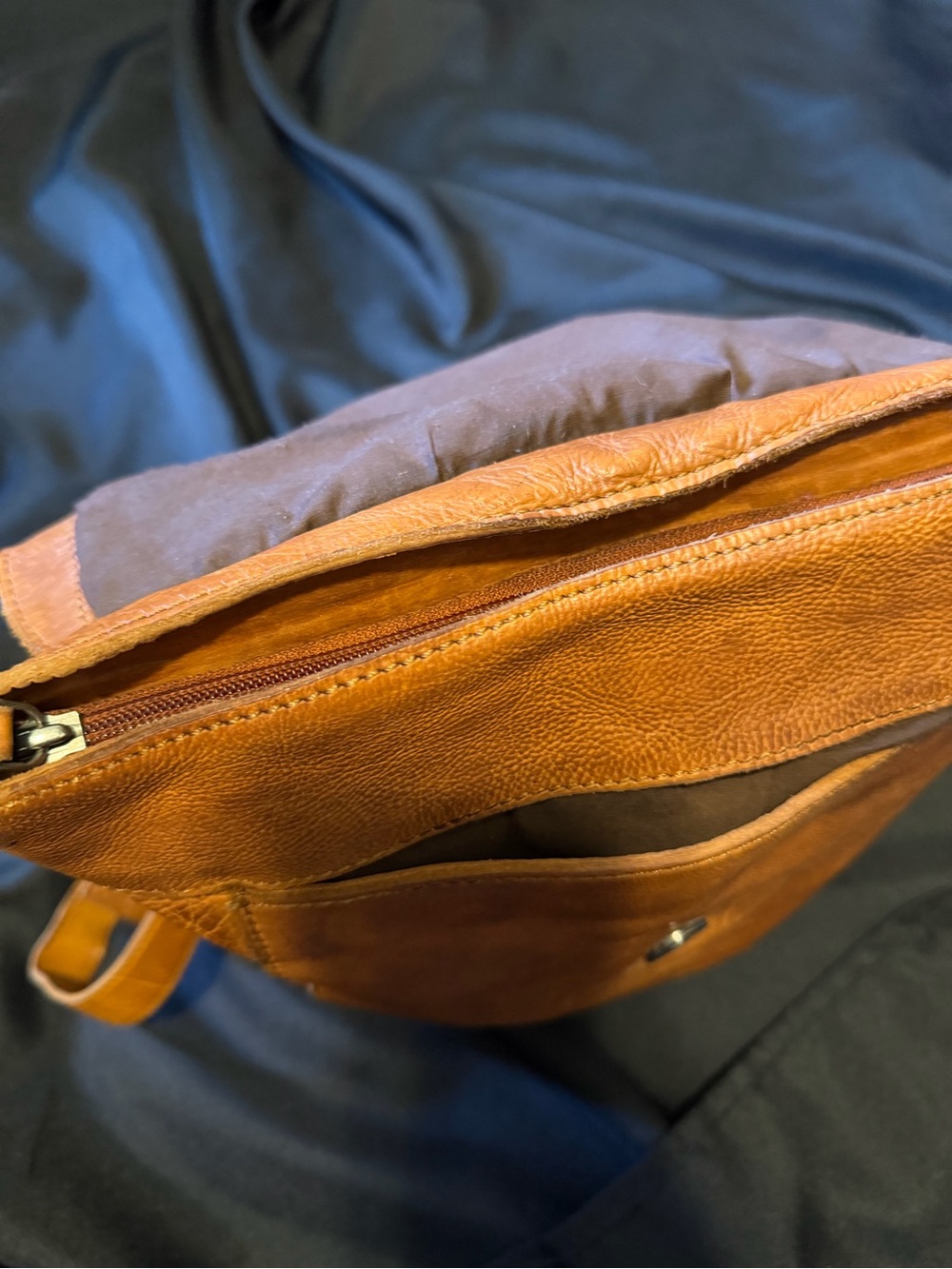 Vilenca Holland Brown Leather Backpack with Braided Flap - Picture 8 of 11